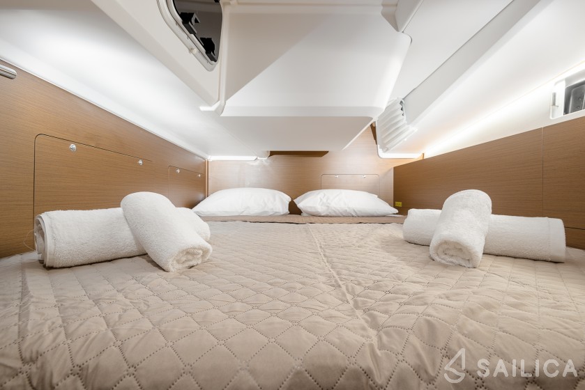Sun Odyssey 490 - Yacht Charter Sailica