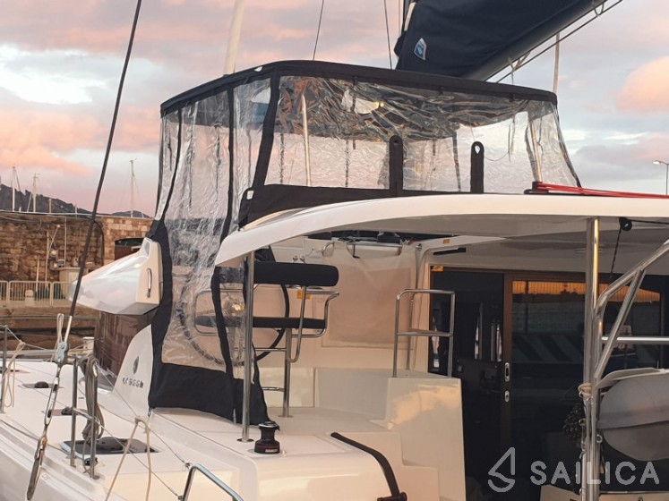 Lagoon 42 - Yacht Charter Sailica