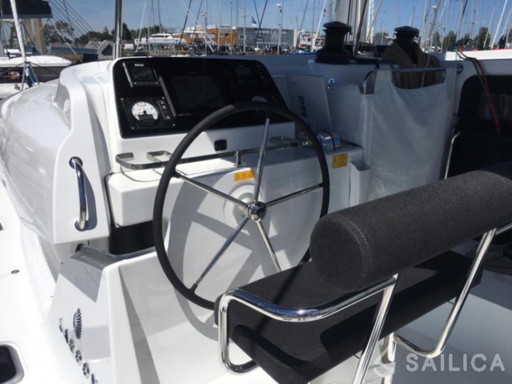 Lagoon 42 - Yacht Charter Sailica