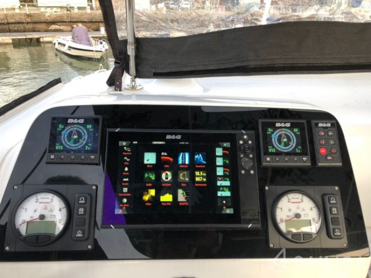 Lagoon 42 - Yacht Charter Sailica