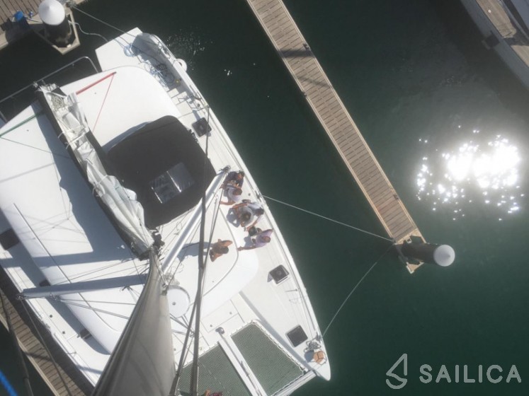 Lagoon 42 - Yacht Charter Sailica