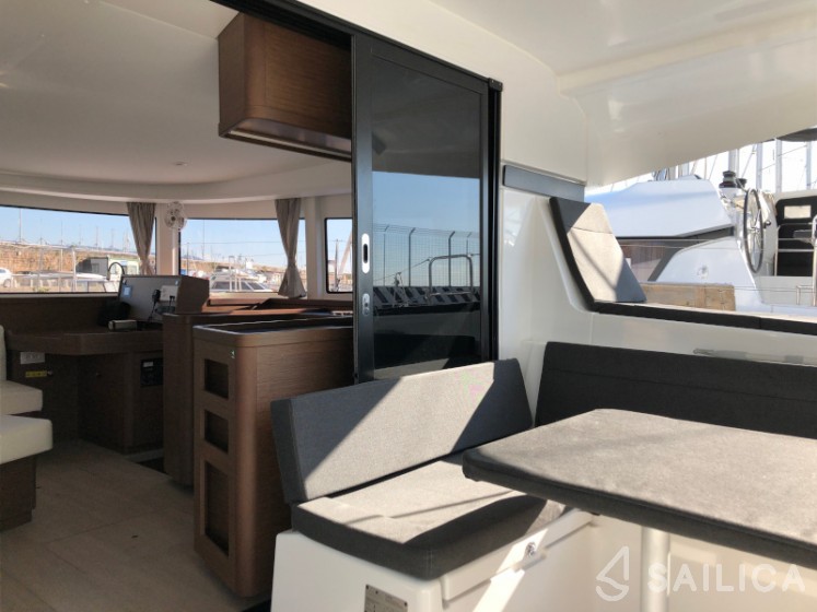 Lagoon 42 - Yacht Charter Sailica