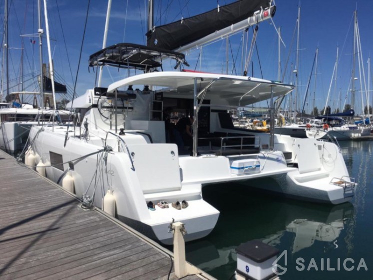 Lagoon 42 - Yacht Charter Sailica