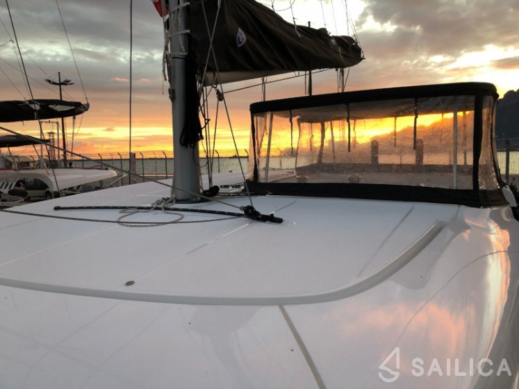 Lagoon 42 - Yacht Charter Sailica