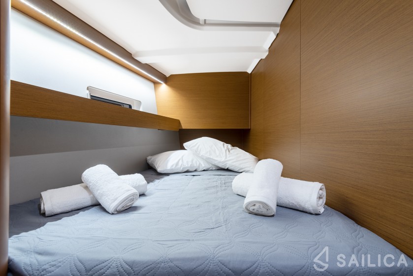 Sun Odyssey 490 - Yacht Charter Sailica