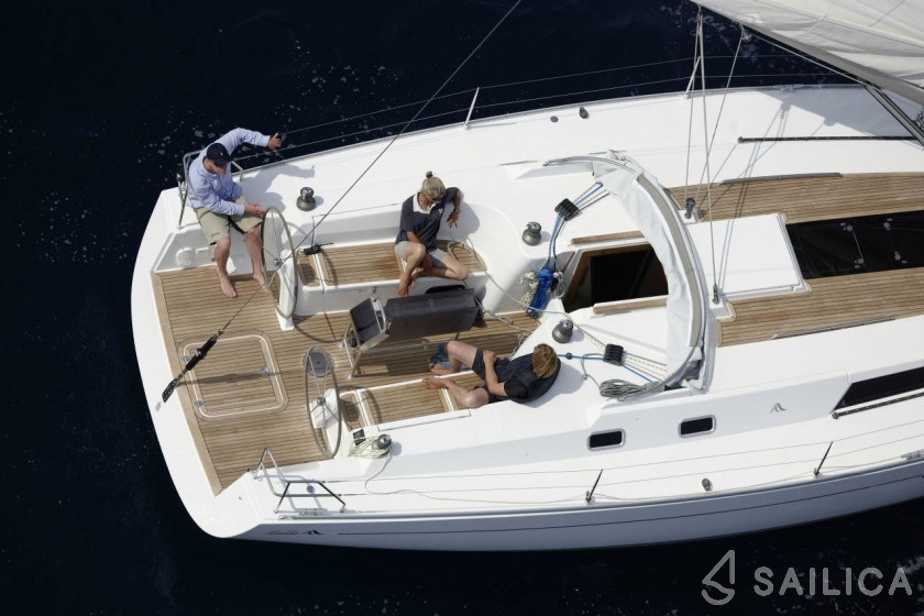 Hanse 430 - Yacht Charter Sailica