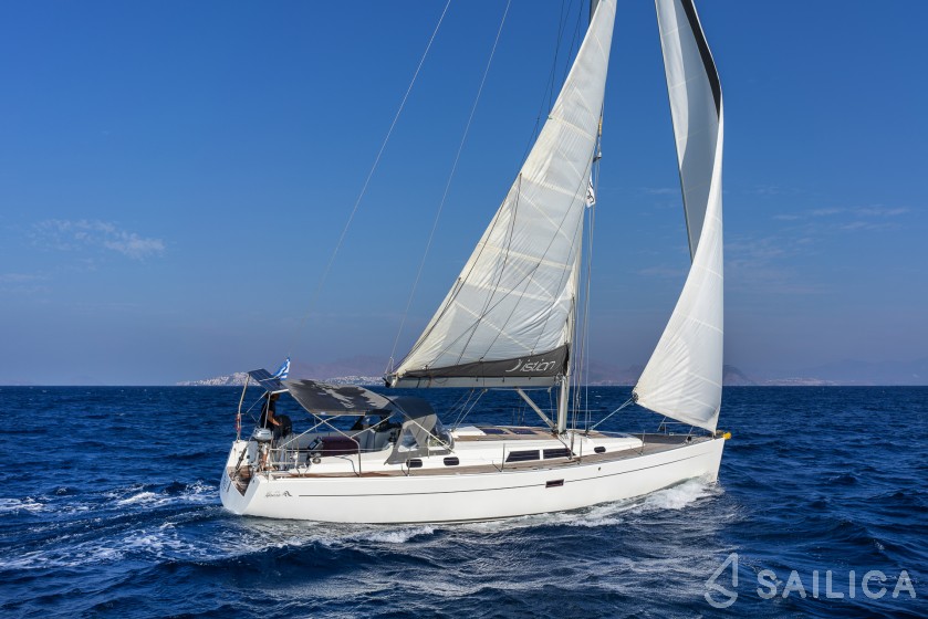 Hanse 430 - Yacht Charter Sailica
