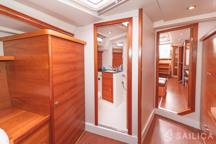Hanse 430 - Yacht Charter Sailica