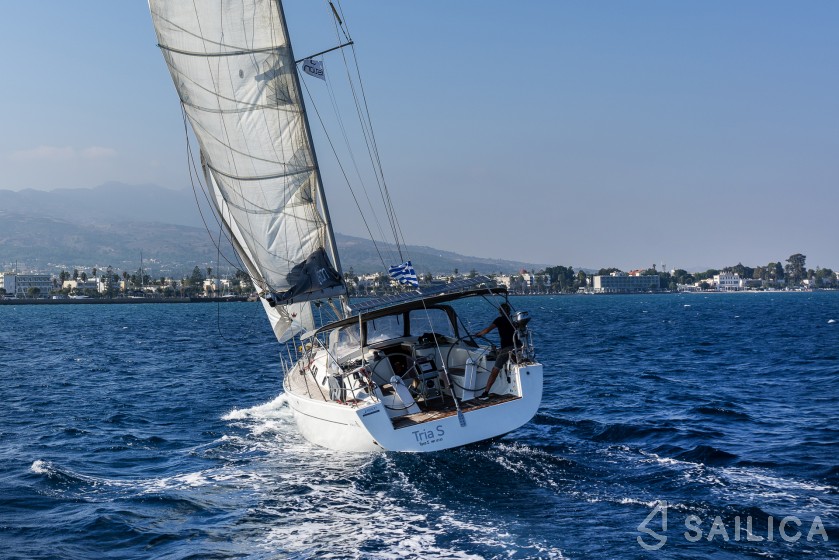 Hanse 430 - Yacht Charter Sailica