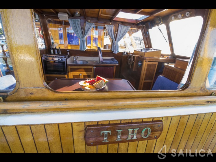 Classic Adria Yacht Tiho - Yacht Charter Sailica