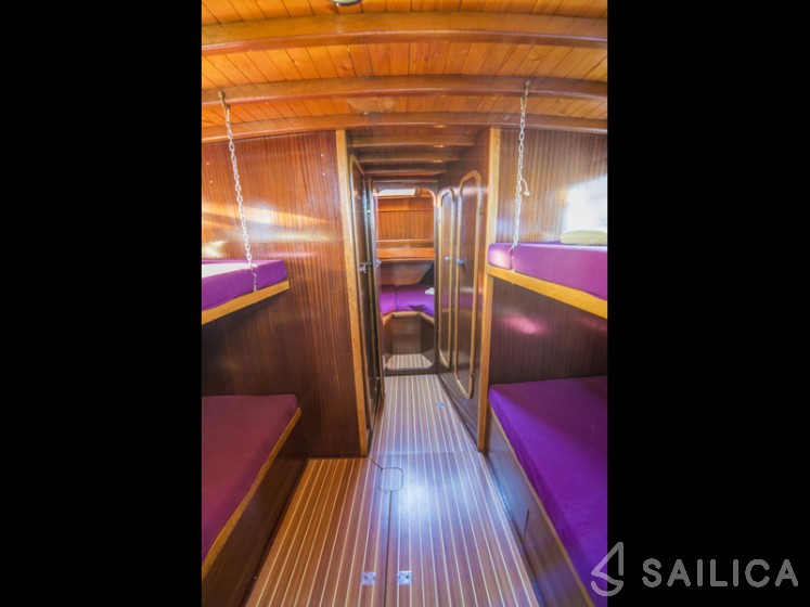 Classic Adria Yacht Tiho - Yacht Charter Sailica