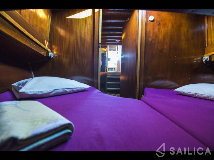 Classic Adria Yacht Tiho - Yacht Charter Sailica