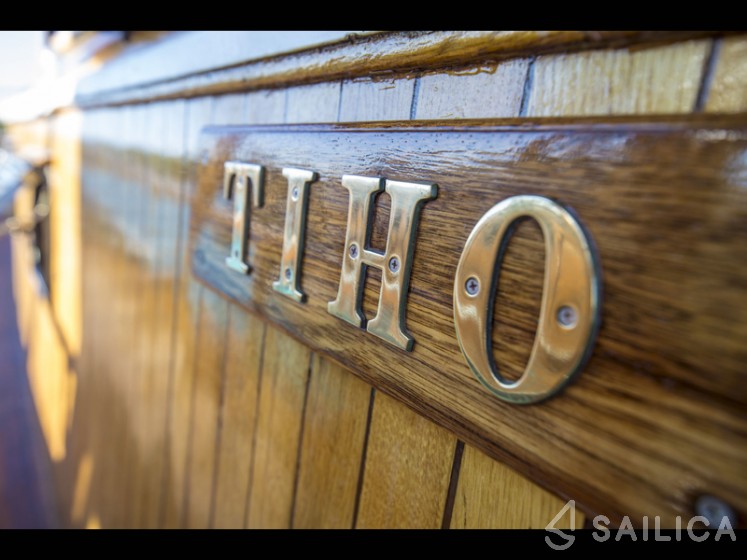 Classic Adria Yacht Tiho - Yacht Charter Sailica