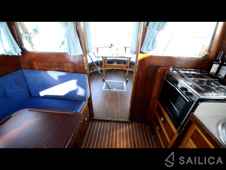 Classic Adria Yacht Tiho - Yacht Charter Sailica