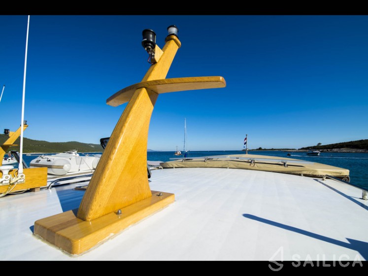 Classic Adria Yacht Luka - Yacht Charter Sailica