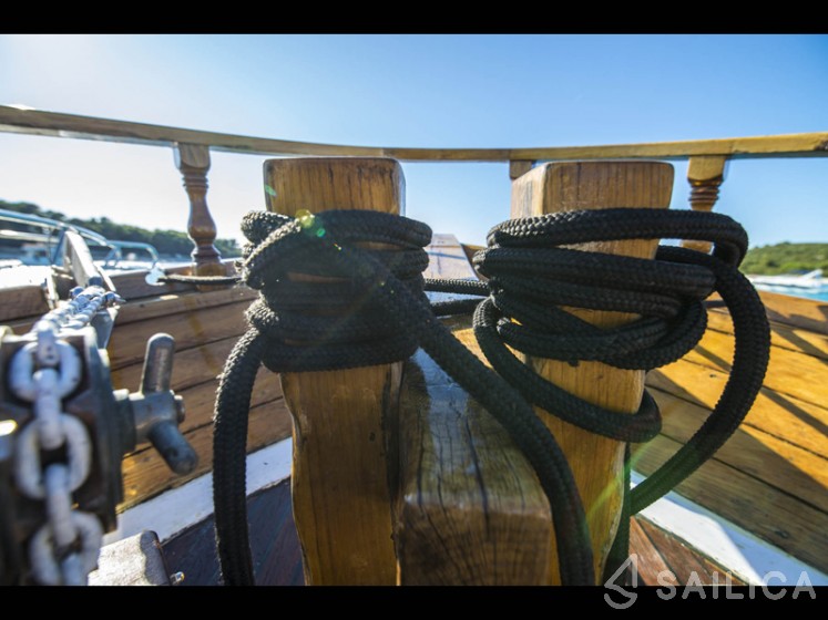 Classic Adria Yacht Luka - Yacht Charter Sailica