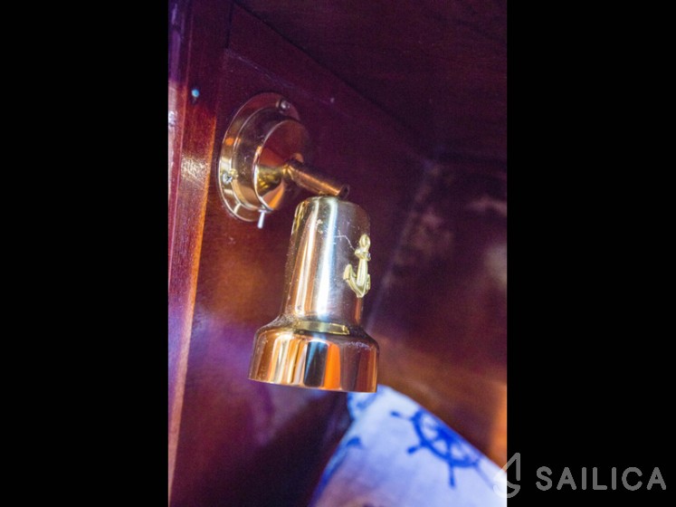 Classic Adria Yacht Luka - Yacht Charter Sailica