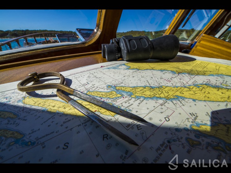 Classic Adria Yacht Luka - Yacht Charter Sailica