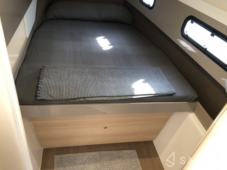 Bali 4.1 - Yacht Charter Sailica