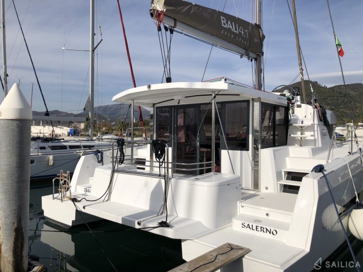 Bali 4.1 - Yacht Charter Sailica