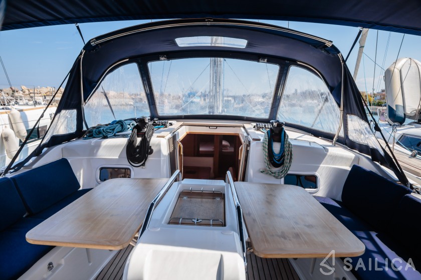 Sun Odyssey 519 - Yacht Charter Sailica