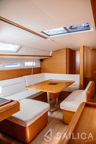 Sun Odyssey 519 - Yacht Charter Sailica