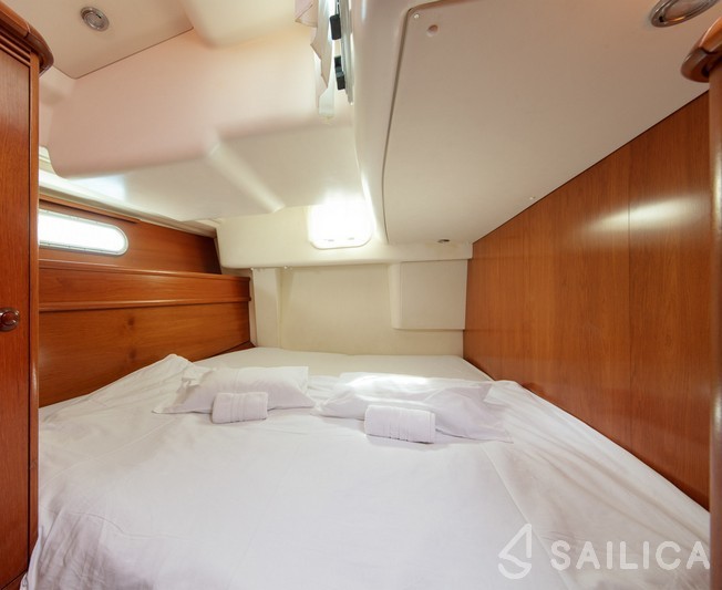 Sun Odyssey 54DS - Yacht Charter Sailica