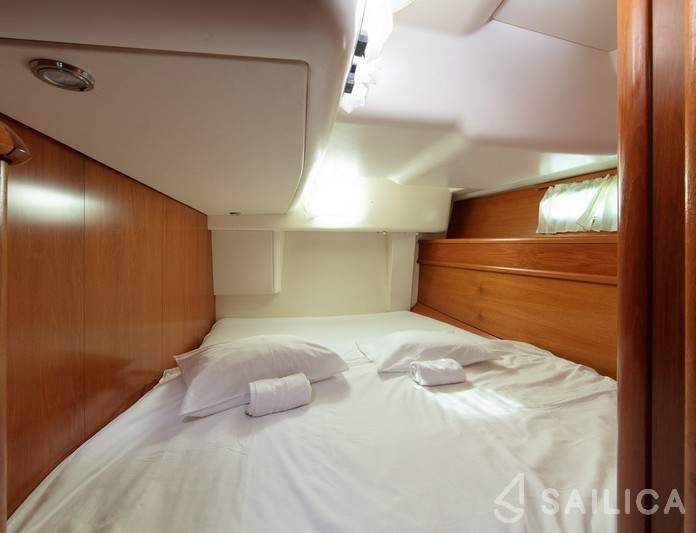 Sun Odyssey 54DS - Yacht Charter Sailica
