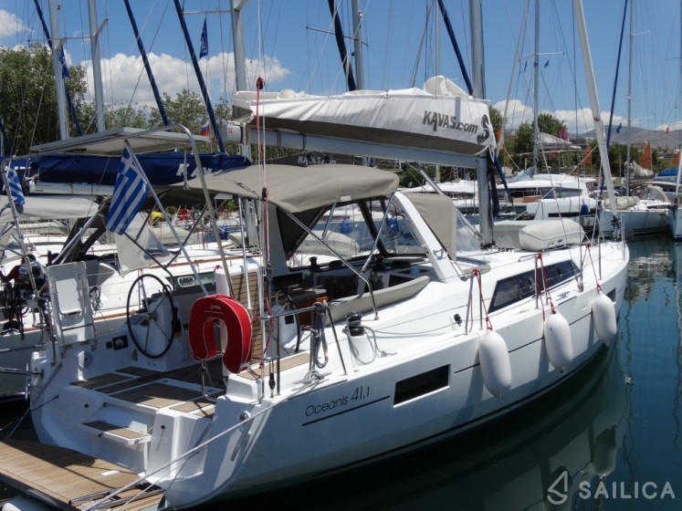 Oceanis 41.1 - Yacht Charter Sailica