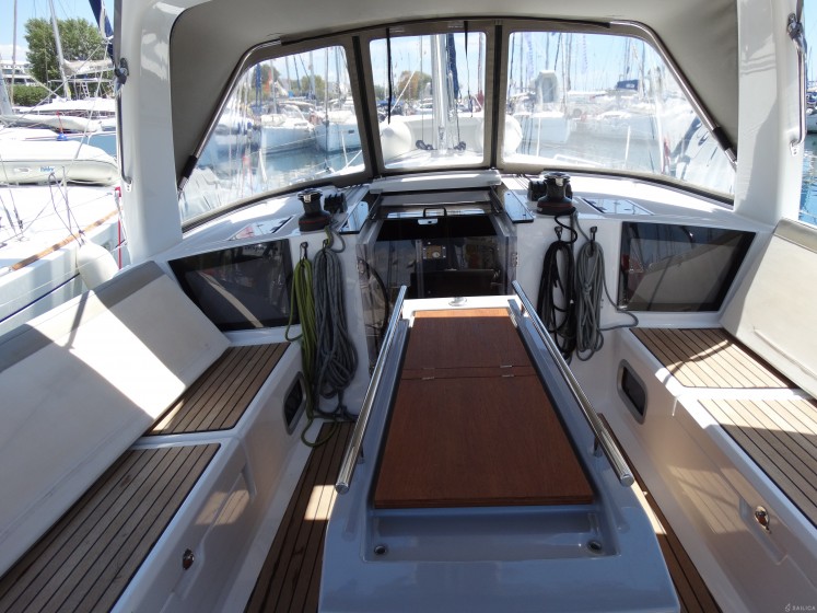 Oceanis 41.1 - Yacht Charter Sailica