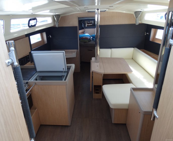 Oceanis 41.1 - Yacht Charter Sailica