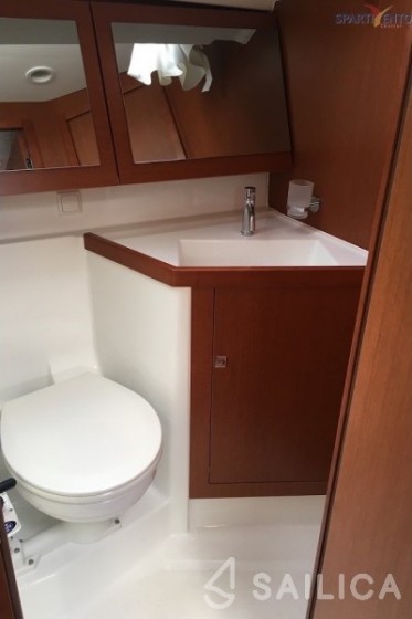 Oceanis 41 - Yacht Charter Sailica