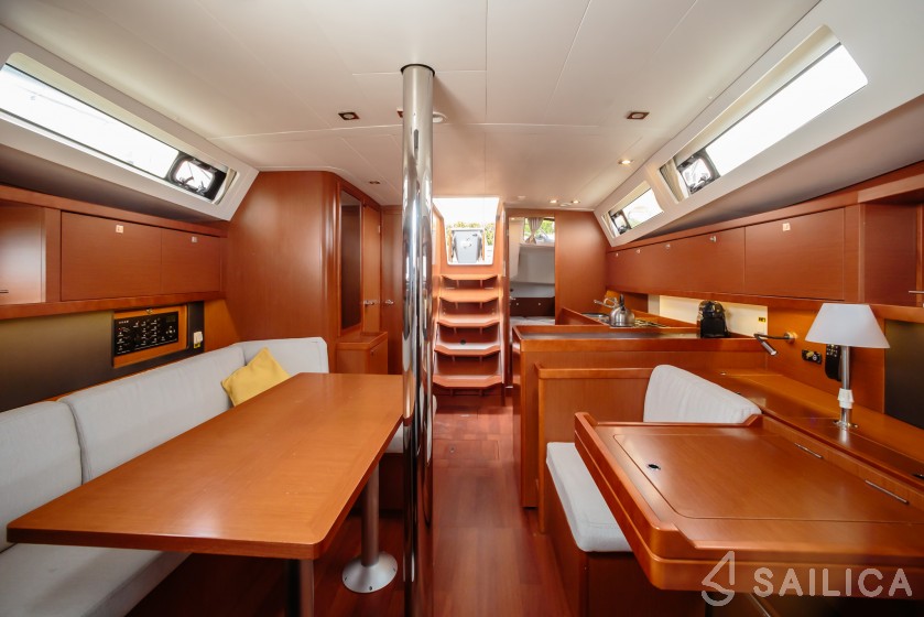 Oceanis 41 - Yacht Charter Sailica