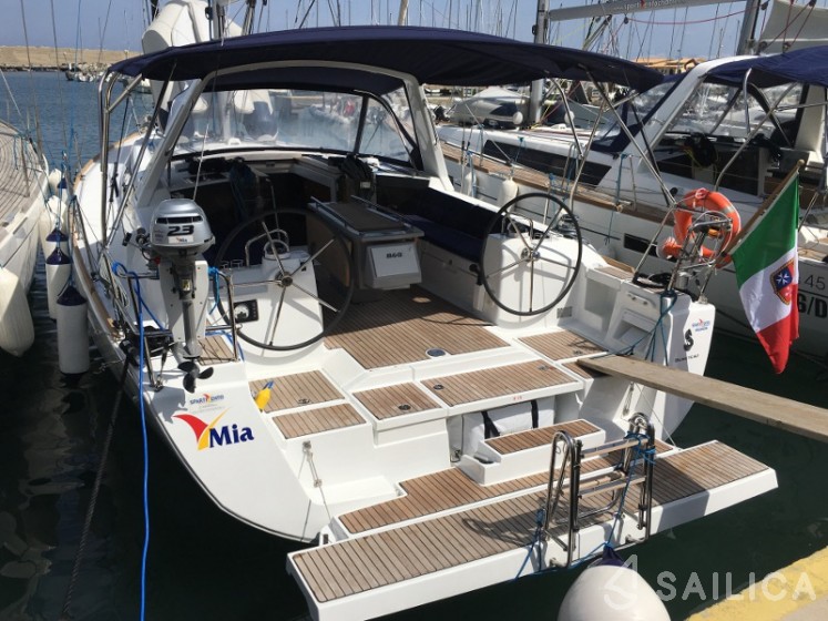 Oceanis 41 - Yacht Charter Sailica
