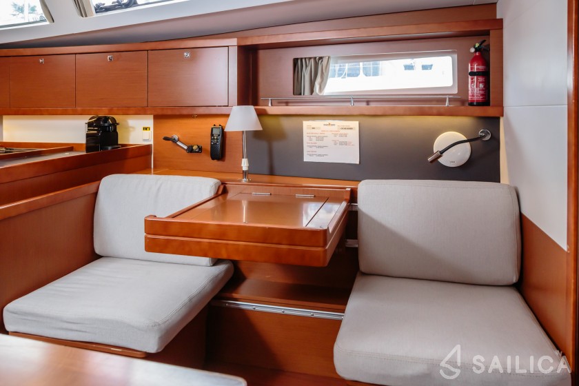 Oceanis 41 - Yacht Charter Sailica
