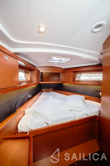 Oceanis 41 - Yacht Charter Sailica