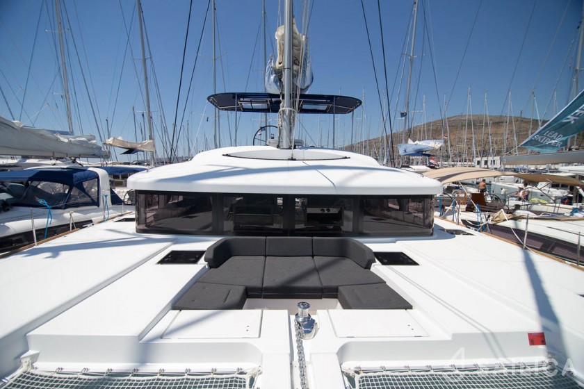 Lagoon 52 - Yacht Charter Sailica