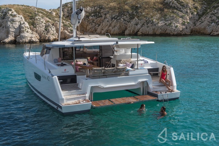 Astréa 42 - Yacht Charter Sailica