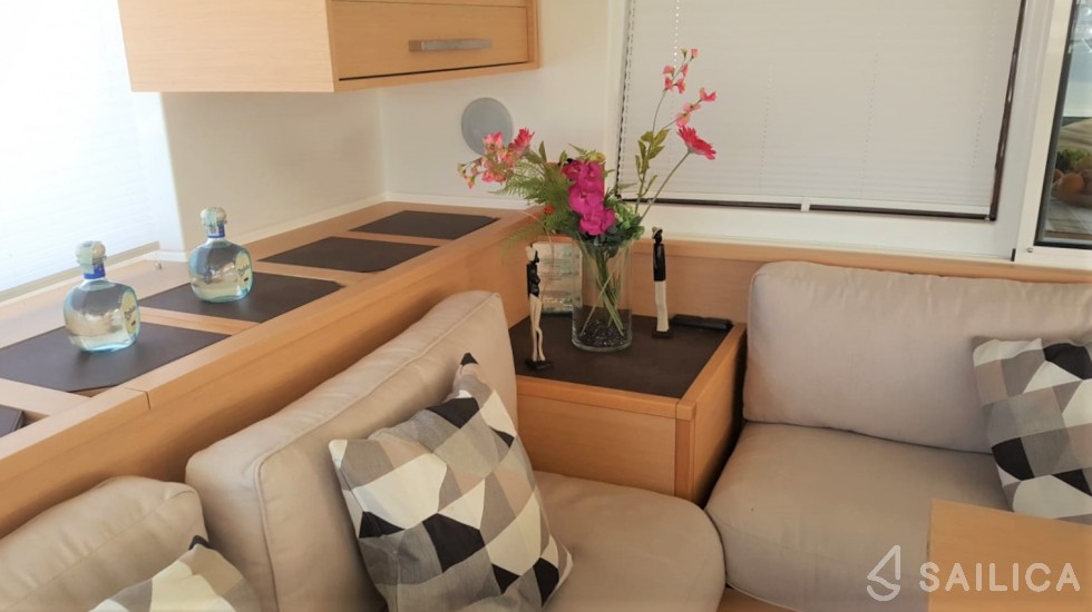 Lagoon 560 S2 - Yacht Charter Sailica