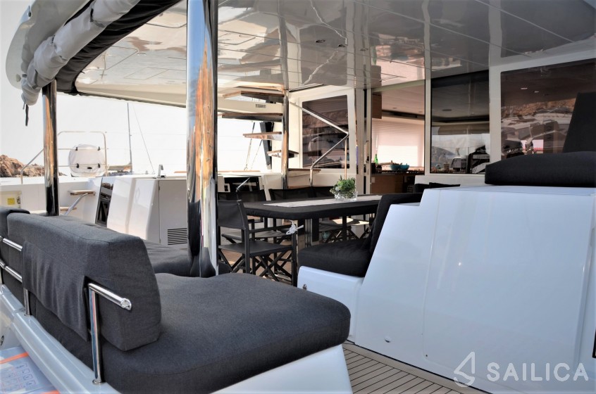 Lagoon 560 S2 - Yacht Charter Sailica