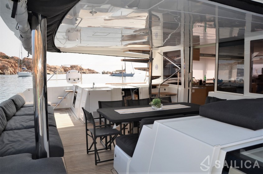 Lagoon 560 S2 - Yacht Charter Sailica