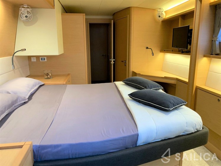 Lagoon 560 S2 - Yacht Charter Sailica