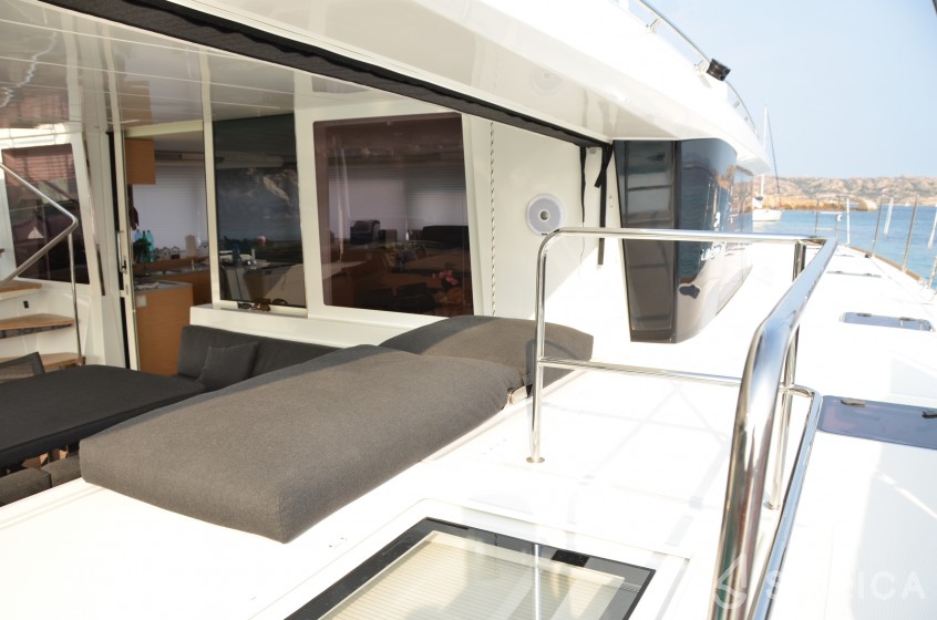 Lagoon 560 S2 - Yacht Charter Sailica