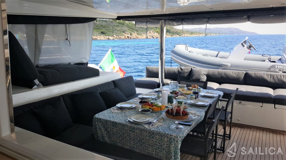Lagoon 560 S2 - Yacht Charter Sailica