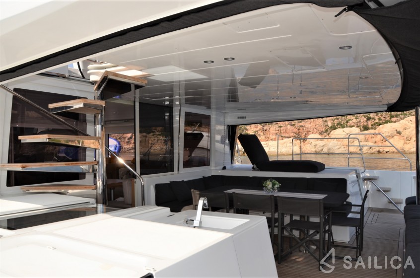 Lagoon 560 S2 - Yacht Charter Sailica