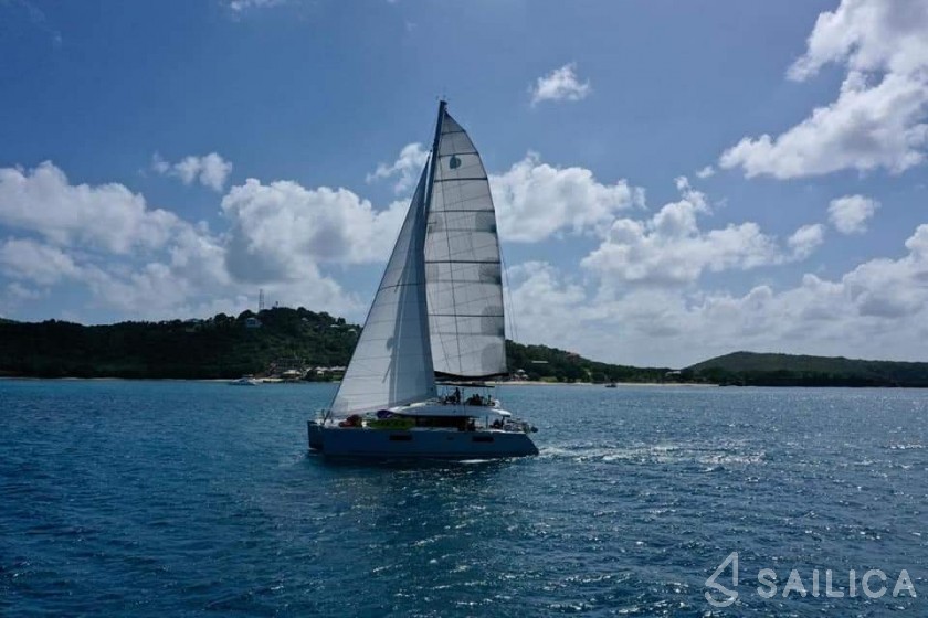 Lagoon 560 S2 - Yacht Charter Sailica