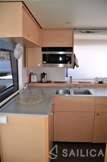 Lagoon 560 S2 - Yacht Charter Sailica