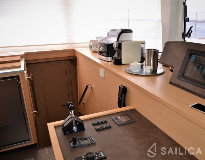 Lagoon 560 S2 - Yacht Charter Sailica