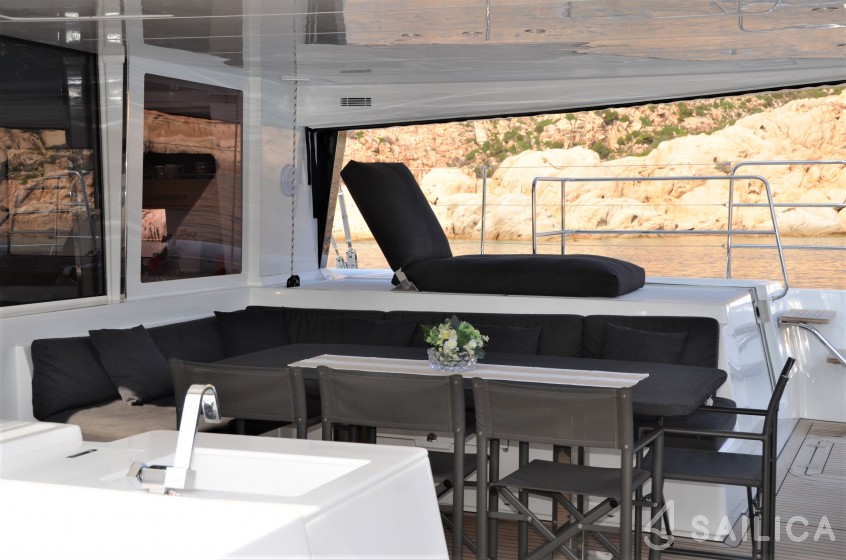 Lagoon 560 S2 - Yacht Charter Sailica