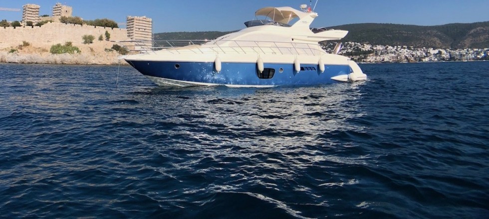 Azimut 55 - Yacht Charter Sailica